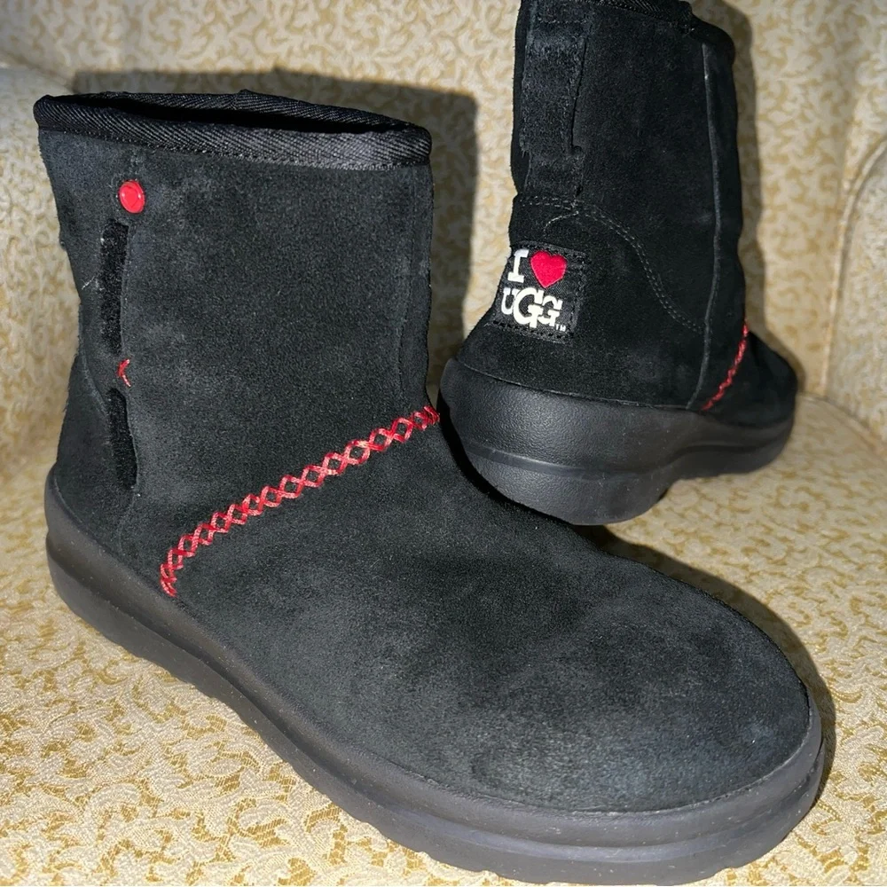 UGG Black Ankle Boots with Red Stitching winter stylish - Picture 5 of 6